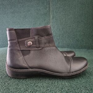 Clarks Womans ‎ Dark Leather Ankle Boots